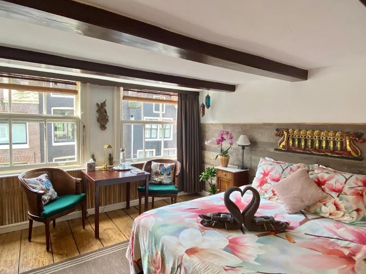 Amsterdam Barangay Bed & Breakfast