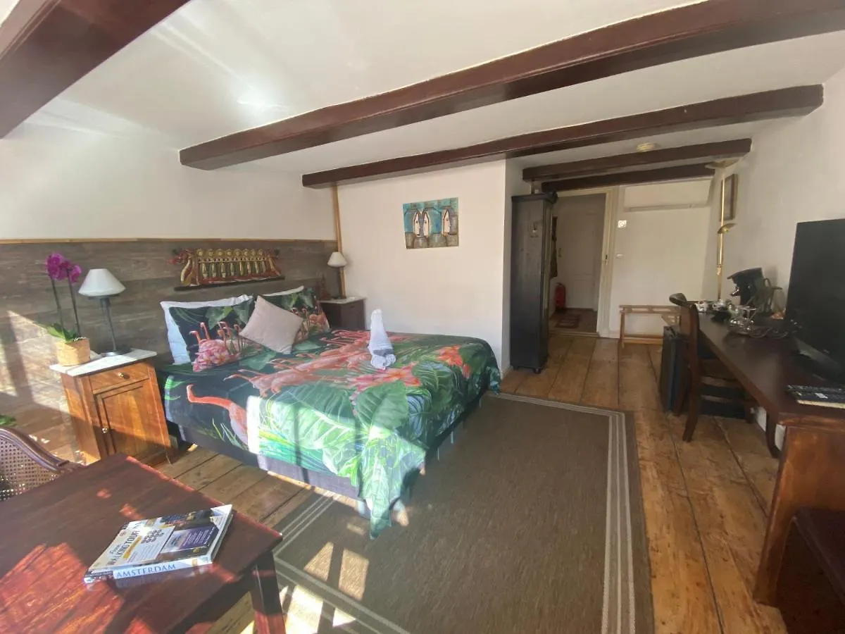 Amsterdam Barangay Bed & Breakfast