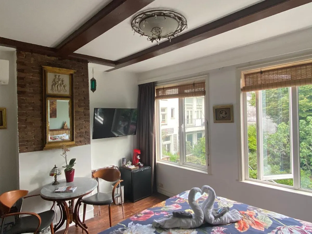 Amsterdam Barangay Bed & Breakfast
