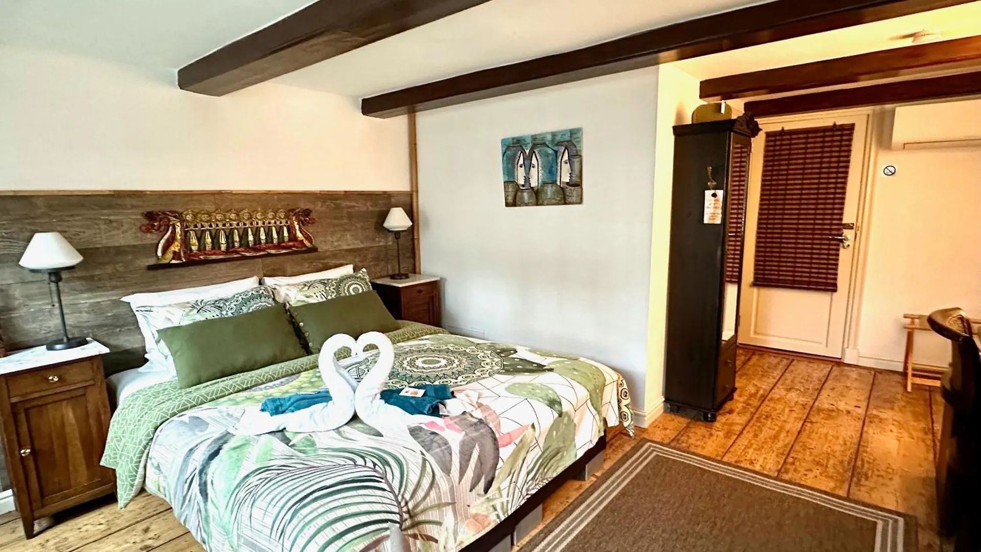 Amsterdam Barangay Bed and Breakfast 3*,