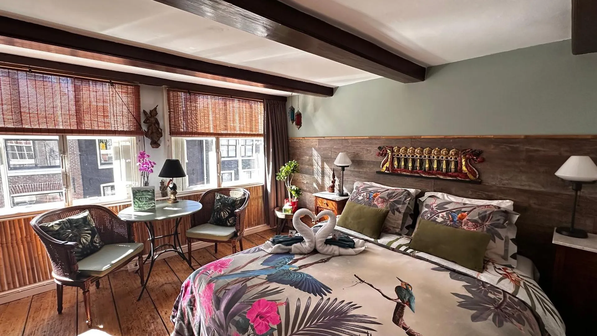 Amsterdam Barangay Bed and Breakfast