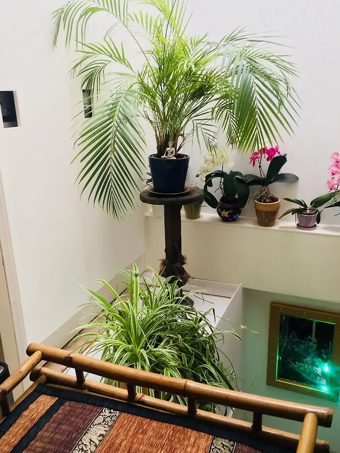 Amsterdam Barangay Bed & Breakfast